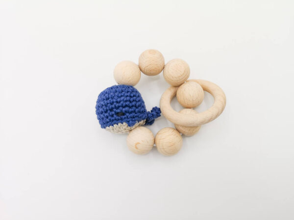 greifling holz baby nonikids berlin wal amigurumi blau